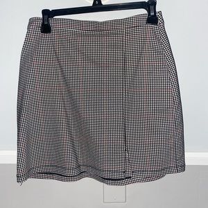 Hollister Mini Skirt. Size M. Color: Plaid